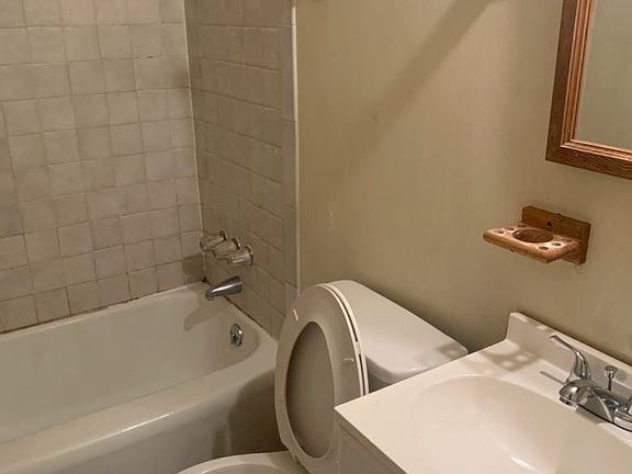 5th image of 2722 Jefferson Ave APT 1
