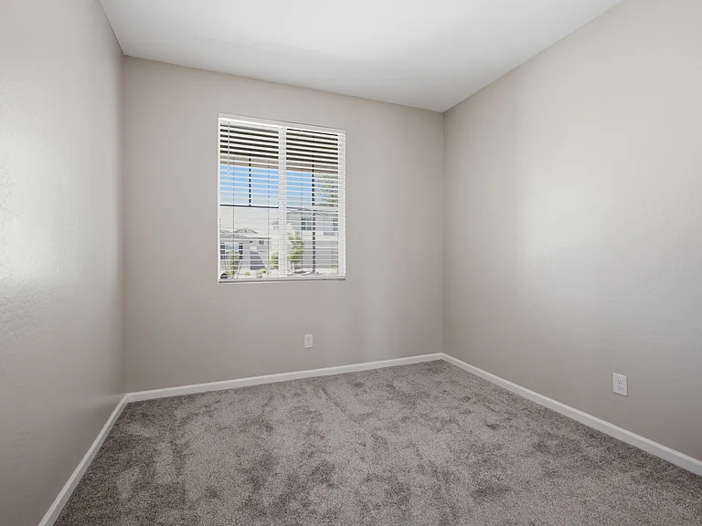 17851 W Daley Ln — Photo 18