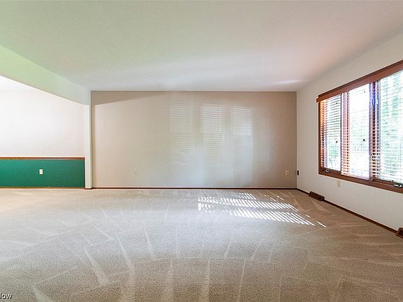 4th image of 20913 Montclare Blvd