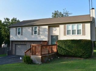 919 Carroll Creek Rd, Johnson City, TN 37601
