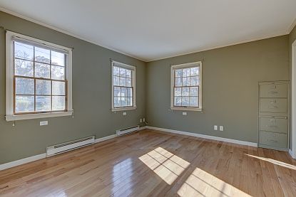 3rd image of 84 Eisenhower Dr