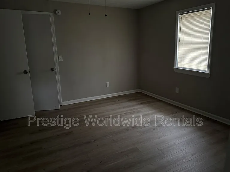 2708 Lumpkin Ct — Photo 6