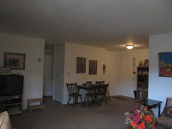 3rd image of 505 Central Park Ave APT 527