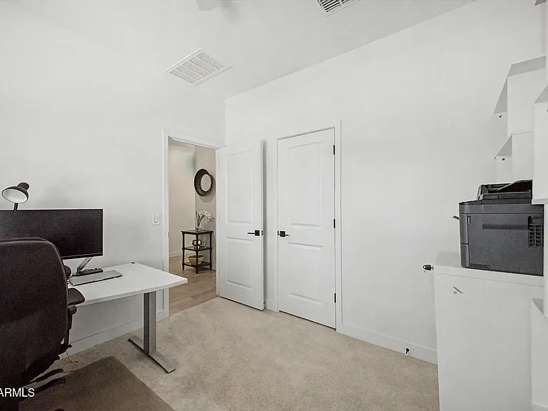8620 W Hayward Ave — Photo 32