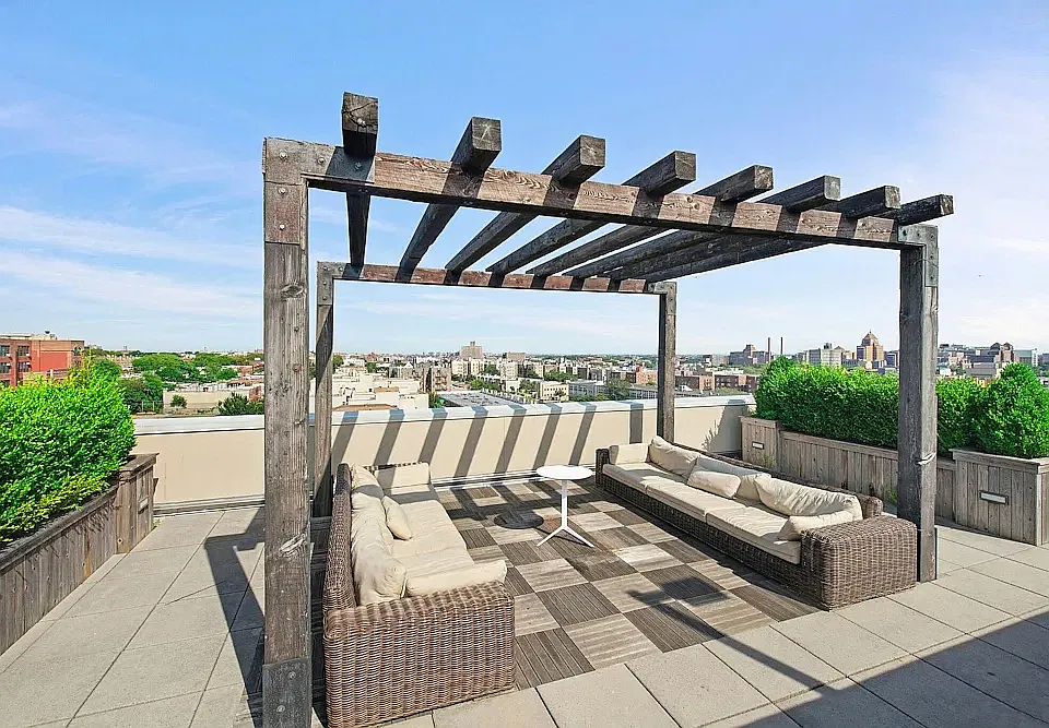 301 Sullivan Pl #5E
