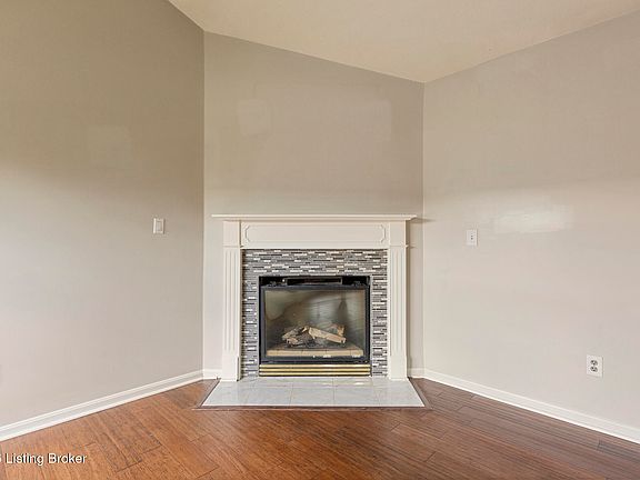 4th image of 8010 Kelly Green Way