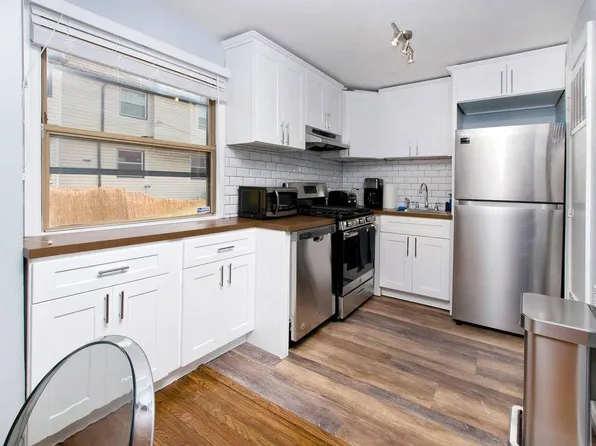 9 Saddlewood Ct, Jersey City, NJ 07302