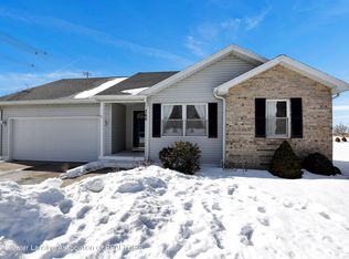 760 Hunting Meadows Dr, Mason, MI 48854