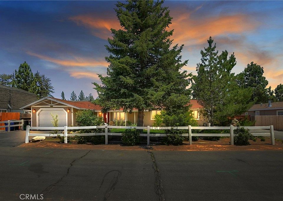 1st image of 1055 Hugo Ln
