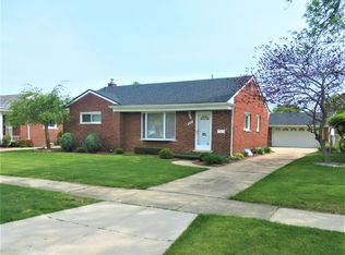 28897 Hathaway St, Livonia, MI 48150