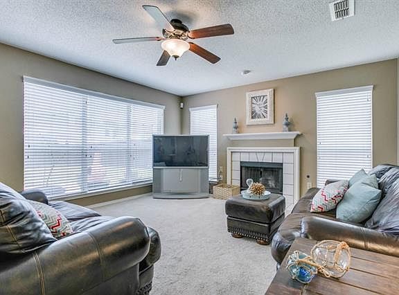 4th image of 1347 Saddleback Ln