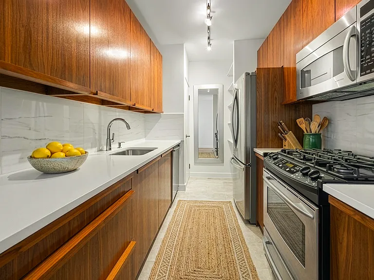 344 W 23rd St #2B — Photo 3