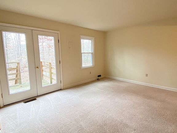 5th image of 118 Kings Mill Dr