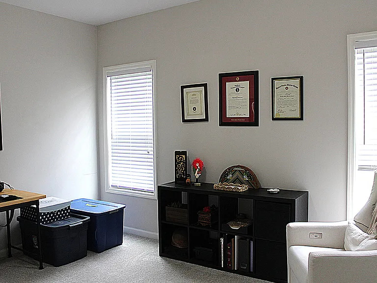 221 Seville St — Photo 11
