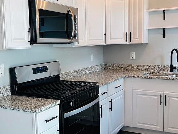 5th image of 3970 Baker Ave