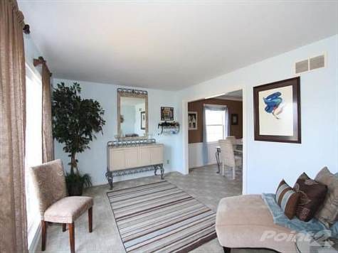3rd image of 8412 Woodcreek Dr