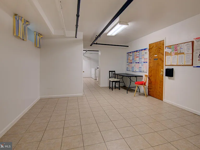 2100 N Scott St #103 — Photo 14