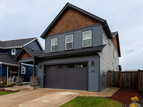 3rd image of 1551 Alsea Dr