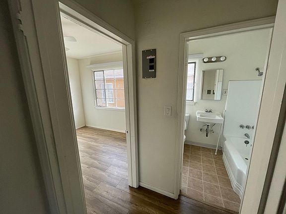 3rd image of 302 N Louise St #8