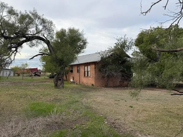 745 Broadway St, Mereta, TX 76940