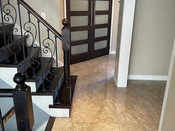 2nd image of 3586 Indigo Cres