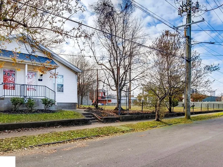 814 Franklin St — Photo 2