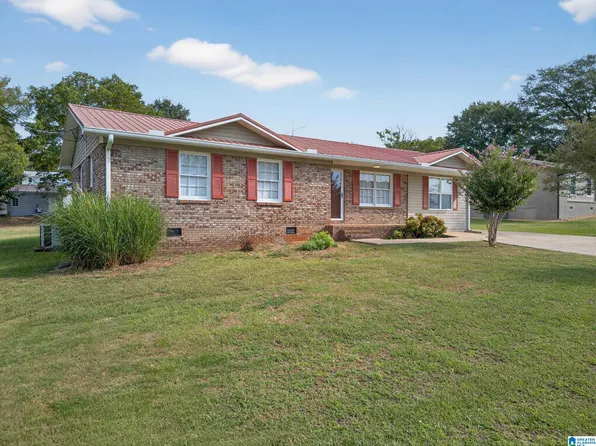 513 Lakewood Dr, Weaver, AL 36277
