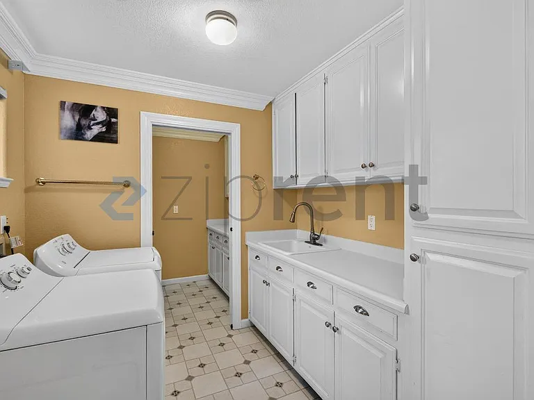 2552 Cotswold Hill Dr — Photo 19