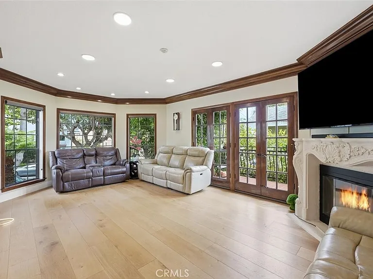 227 S Irena Ave — Photo 10