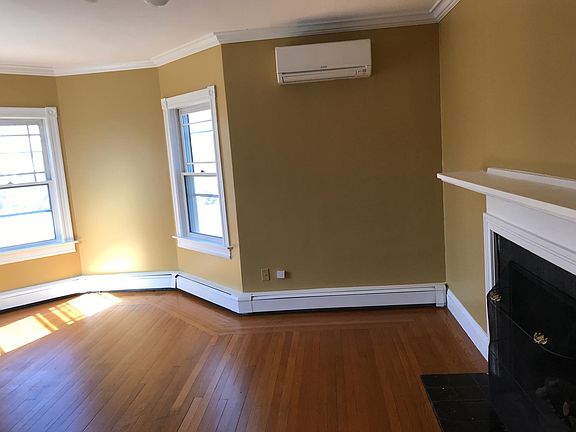 5th image of 22 Beech St Suite 2