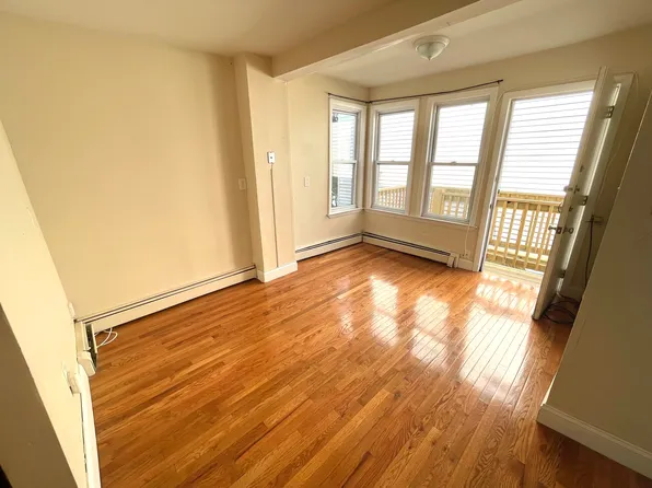 238 Everett St, Boston, MA