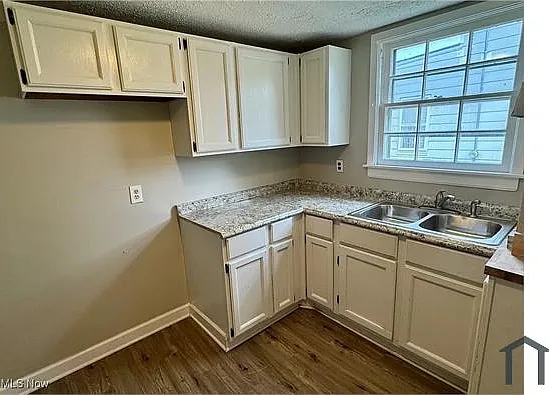 3 bed, 1216 sqft, $1,600 — Photo 3