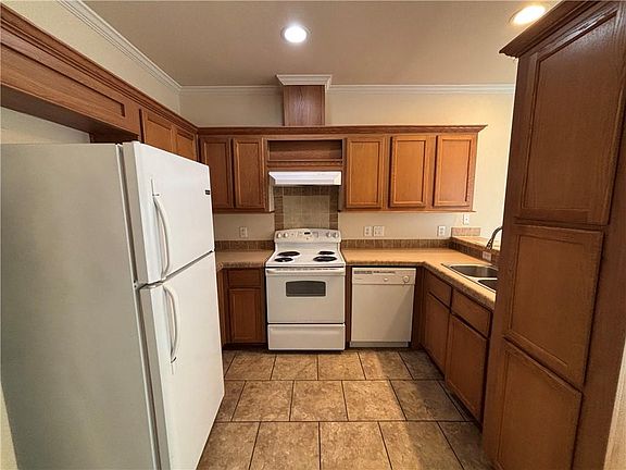 5th image of 325-27 38th St