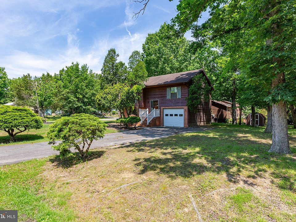 1st image of 301 Galaxie Dr