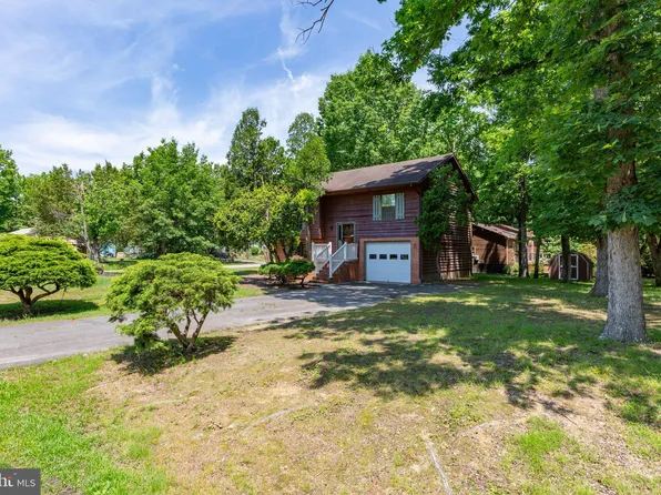 301 Galaxie Dr, Fredericksburg, VA 22407