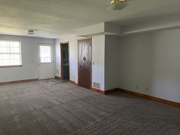 4th image of 9 Bobwhite Dr #A