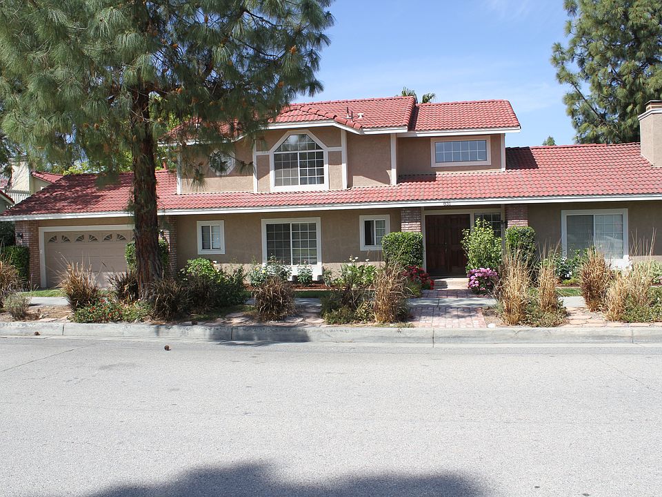 1st image of 831 Kensington Dr