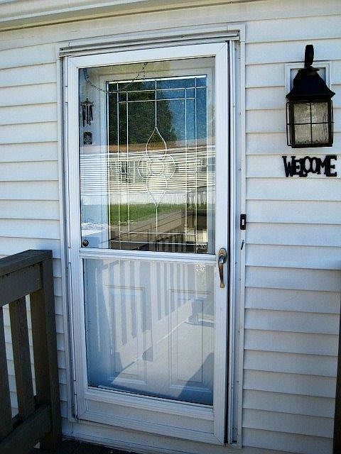 COME ON IN !