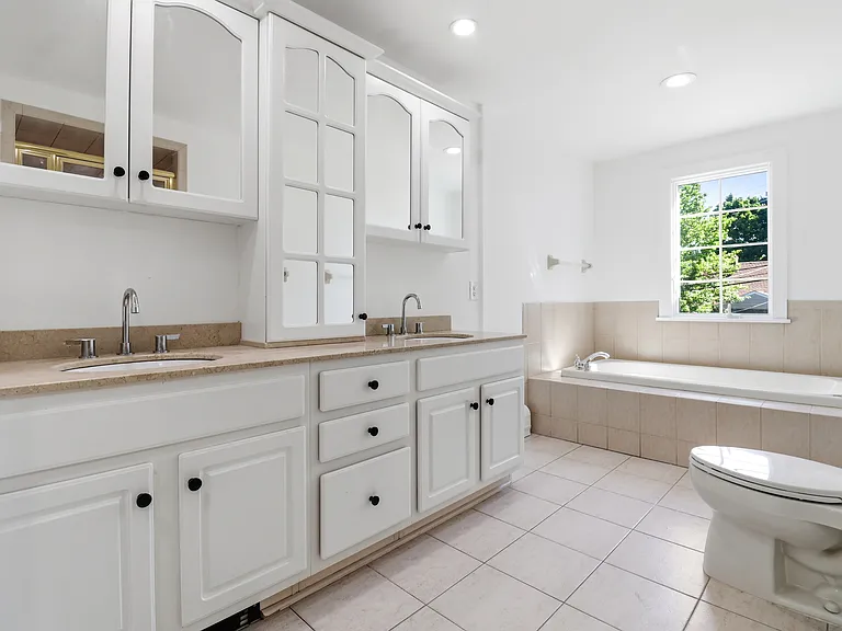 519 Summit Ave — Photo 31