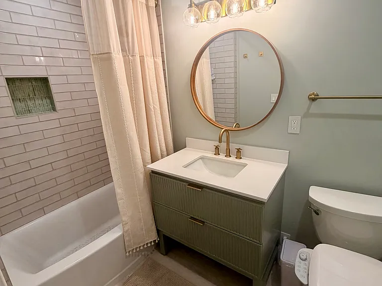 1342 Bennett Ave — Photo 11