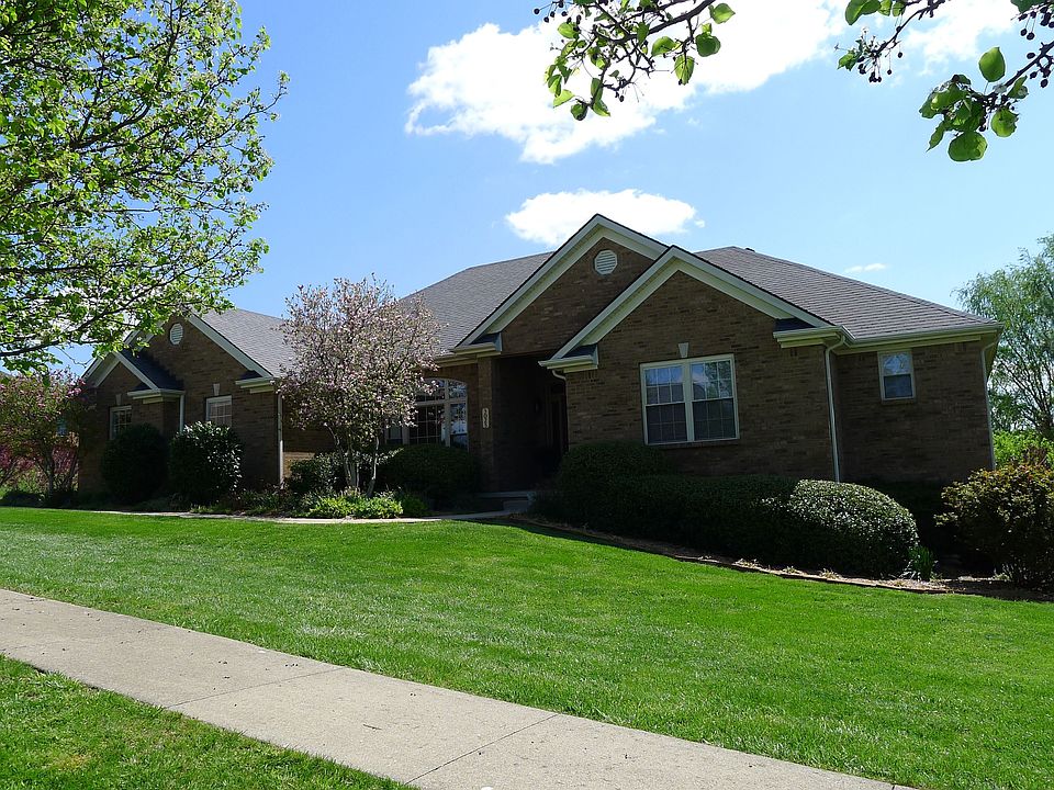 1st image of 3025 Woodfield Cir