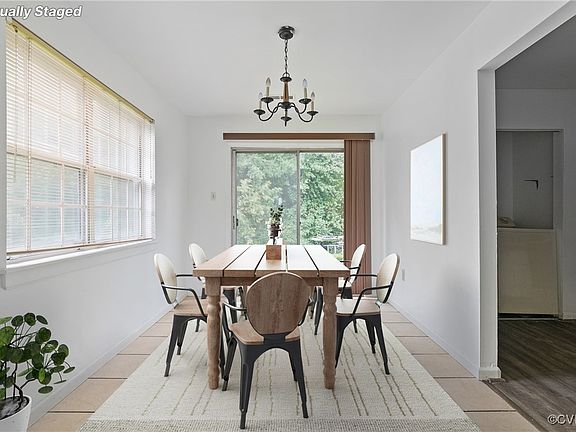 5th image of 3251 Hunters Mill Dr