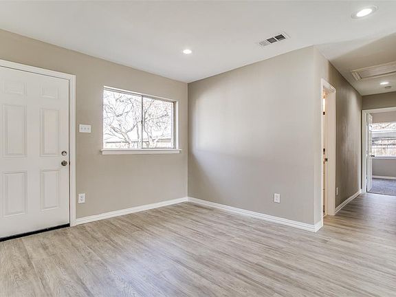5th image of 606 Blueberry Ln