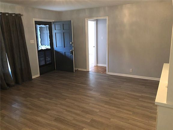 5th image of 2603 Glenwood Ln