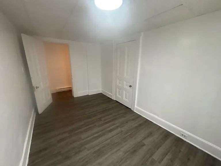 409 W Broad St #1 — Photo 3
