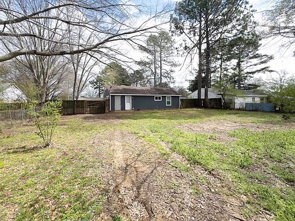 5th image of 851 Greencliff Rd