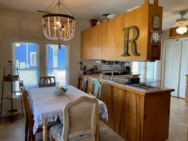 217 Gordon St — Photo 8