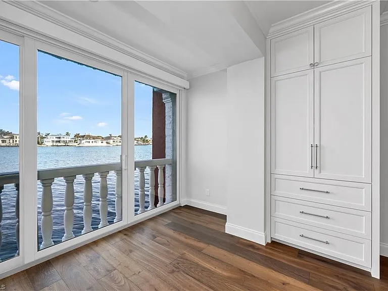 4000 Gulf Shore Blvd N #1400 — Photo 14