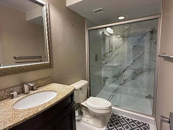 4th image of 301 Lake Shore Dr APT 708
