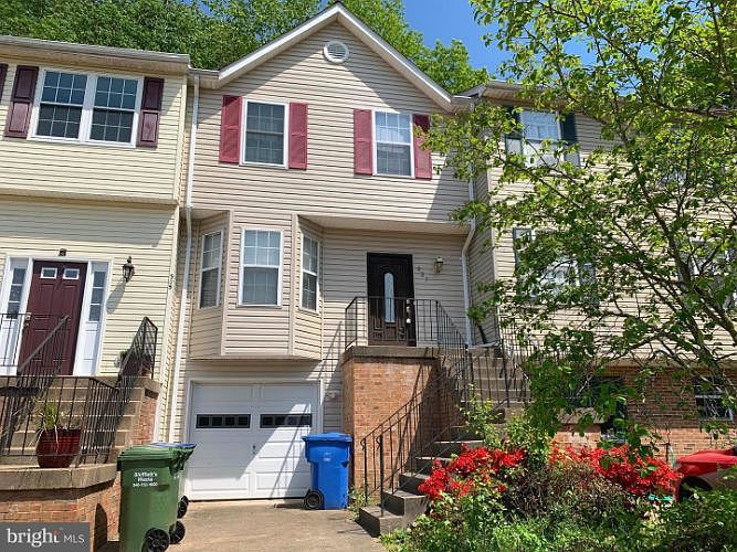 1st image of 307 Staunton Ct